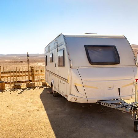 Kfar Hanokdim - Glamping & Camping Арад Екстериор снимка