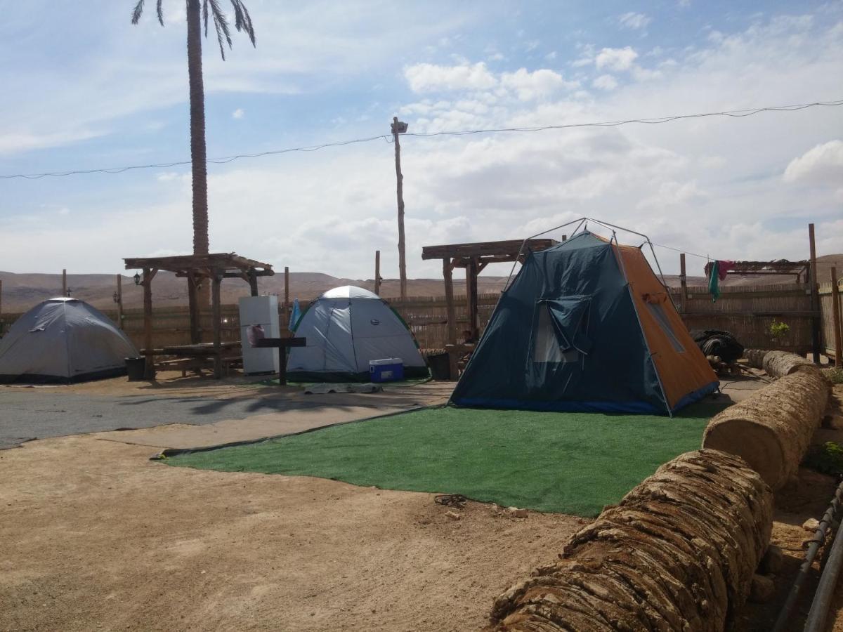 Kfar Hanokdim - Glamping & Camping Арад Екстериор снимка