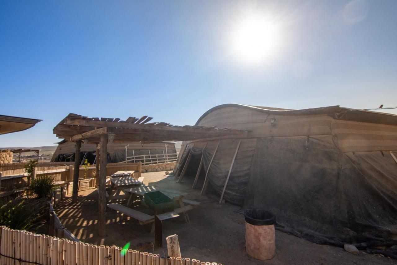 Kfar Hanokdim - Glamping & Camping Арад Екстериор снимка