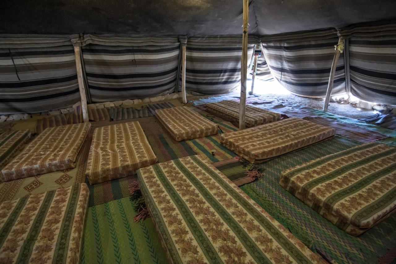 Kfar Hanokdim - Glamping & Camping Арад Екстериор снимка