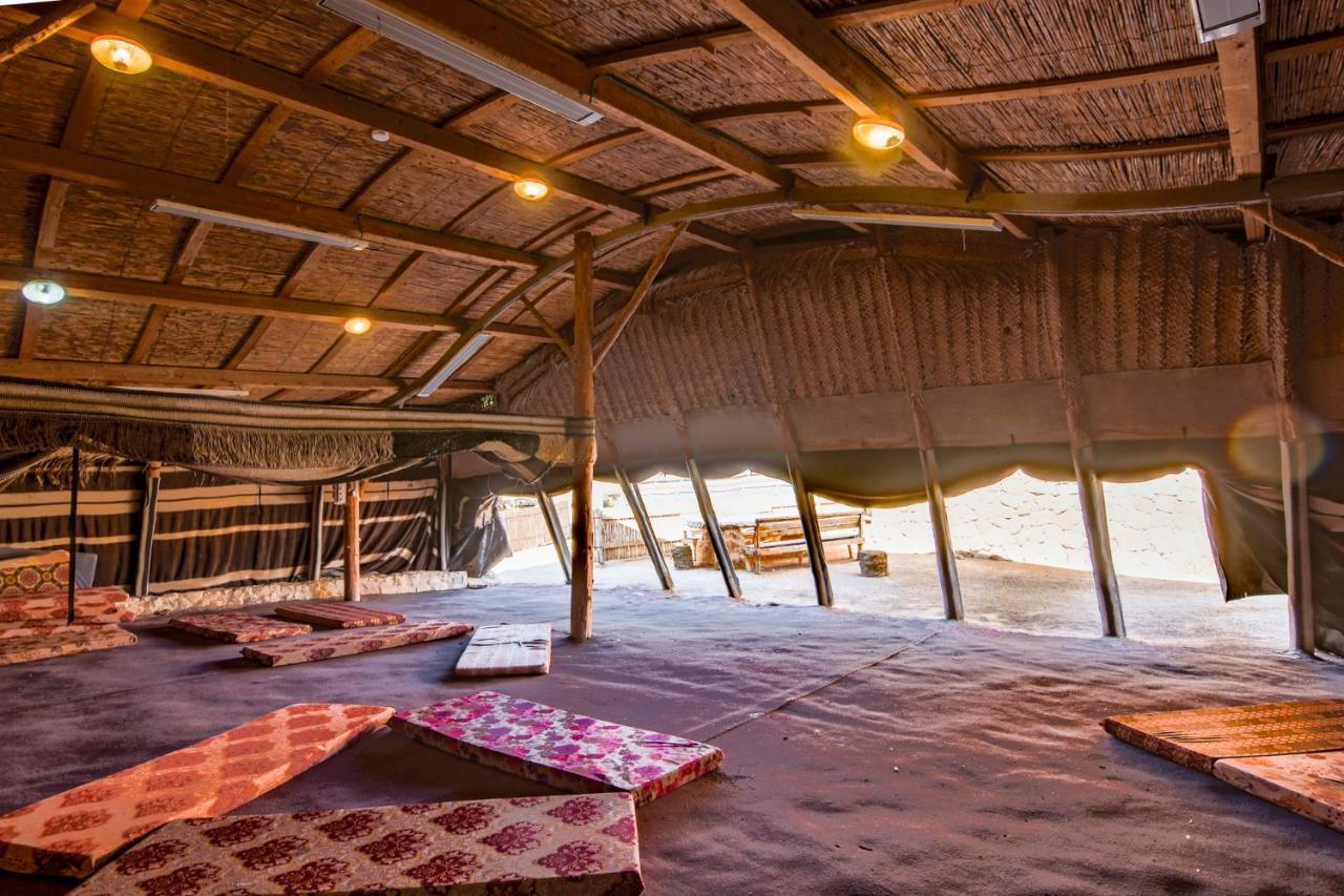 Kfar Hanokdim - Glamping & Camping Арад Екстериор снимка