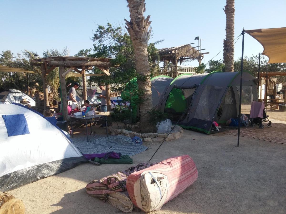Kfar Hanokdim - Glamping & Camping Арад Екстериор снимка