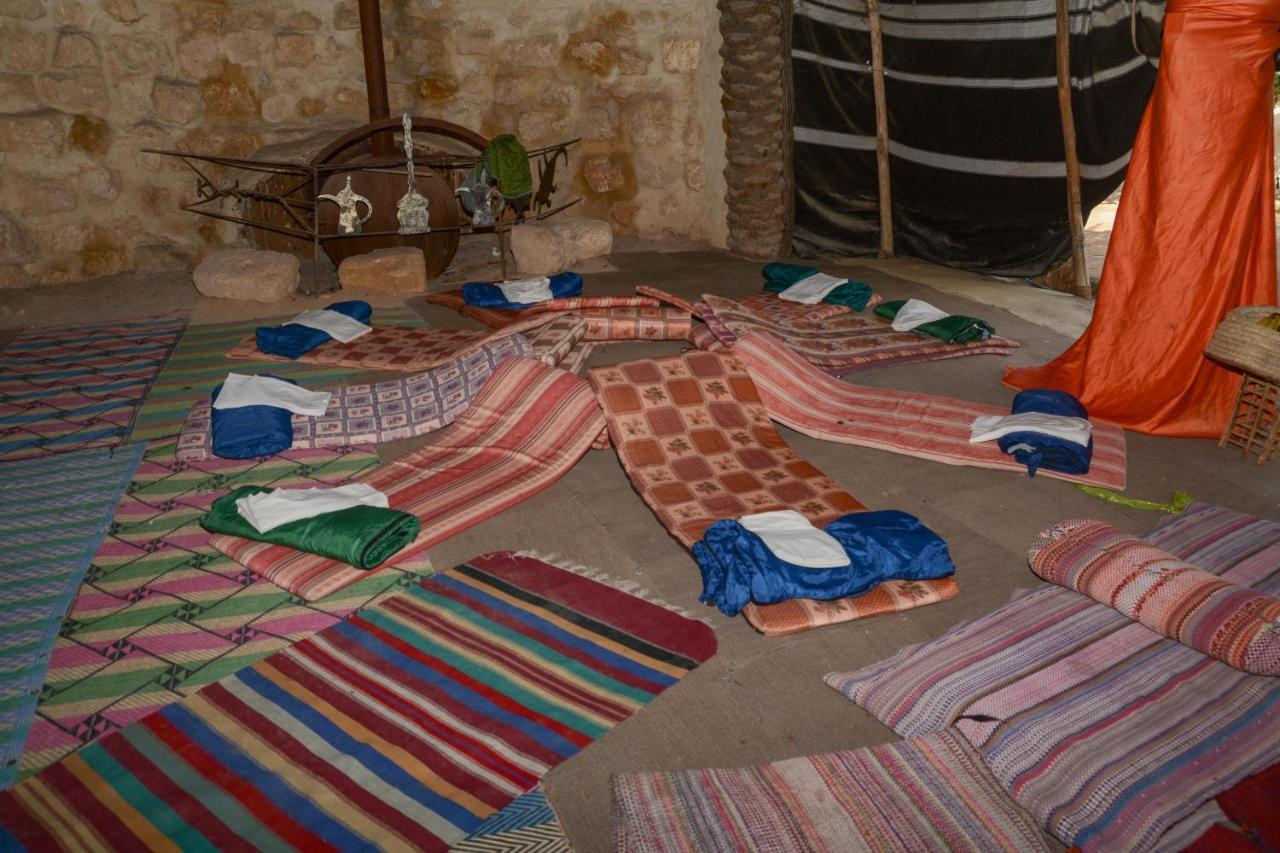 Kfar Hanokdim - Glamping & Camping Арад Екстериор снимка