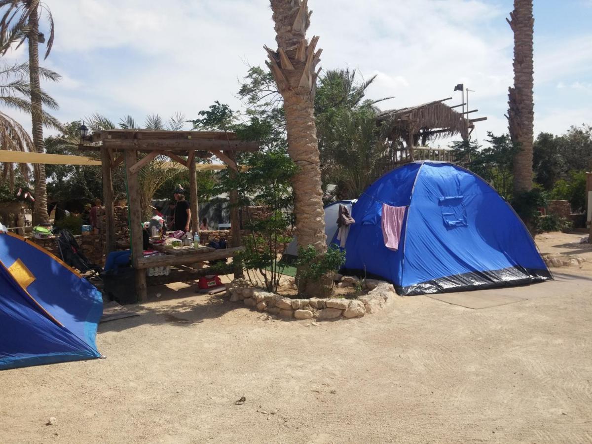 Kfar Hanokdim - Glamping & Camping Арад Екстериор снимка