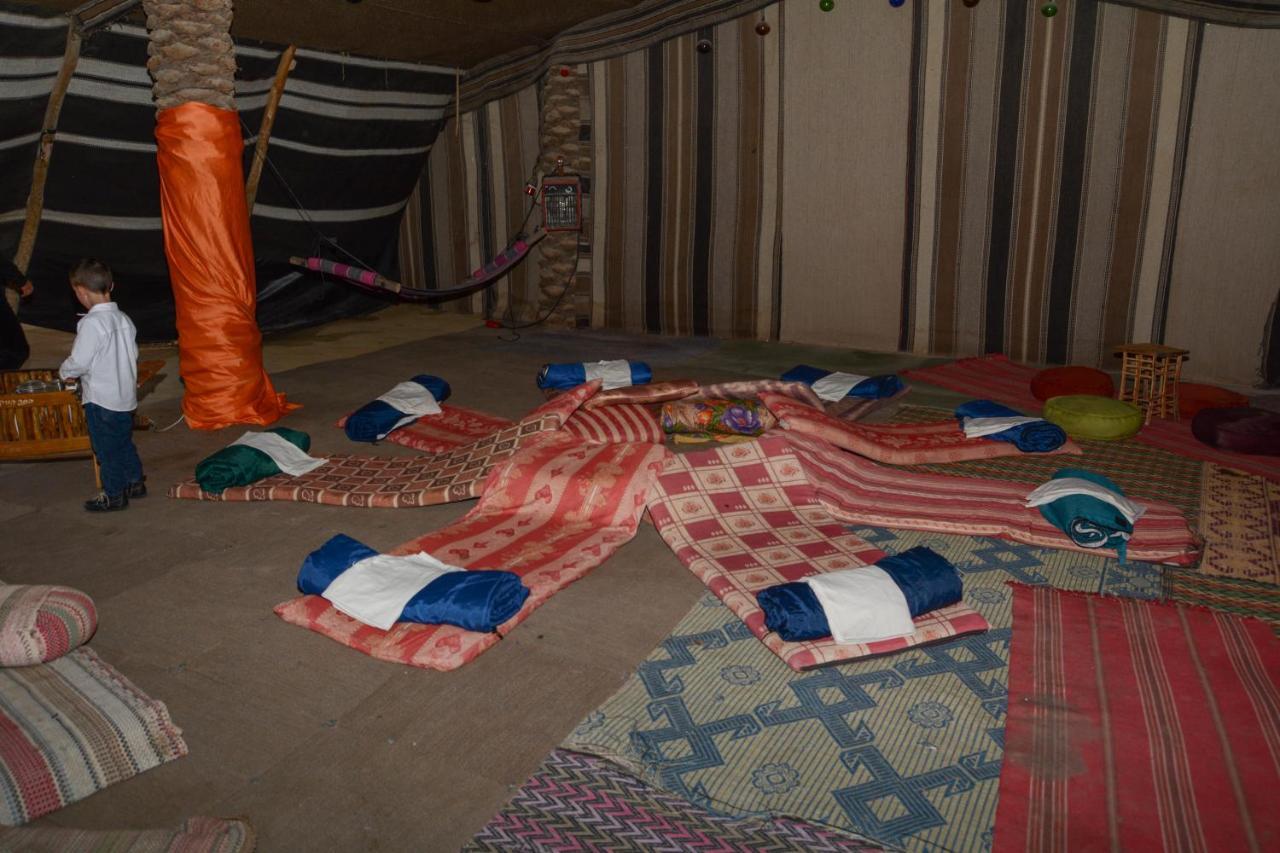 Kfar Hanokdim - Glamping & Camping Арад Екстериор снимка
