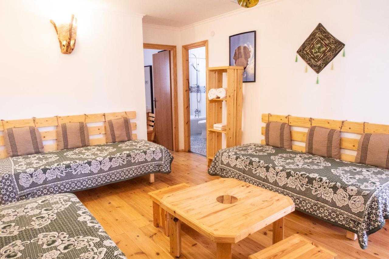 Kfar Hanokdim - Glamping & Camping Арад Екстериор снимка