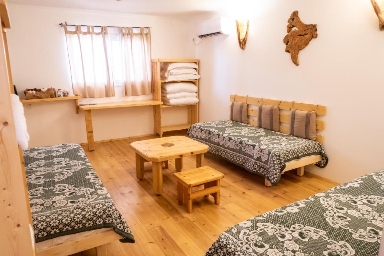 Kfar Hanokdim - Glamping & Camping Арад Екстериор снимка