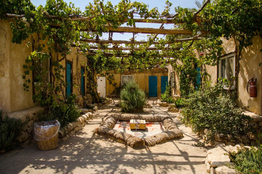 Kfar Hanokdim - Glamping & Camping Арад Екстериор снимка