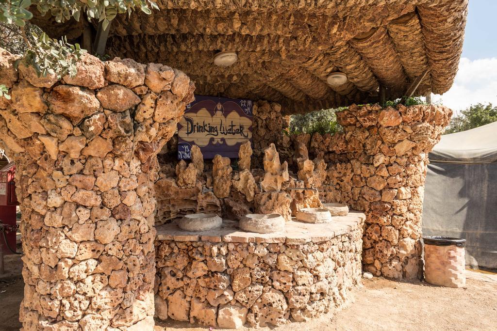 Kfar Hanokdim - Glamping & Camping Арад Екстериор снимка