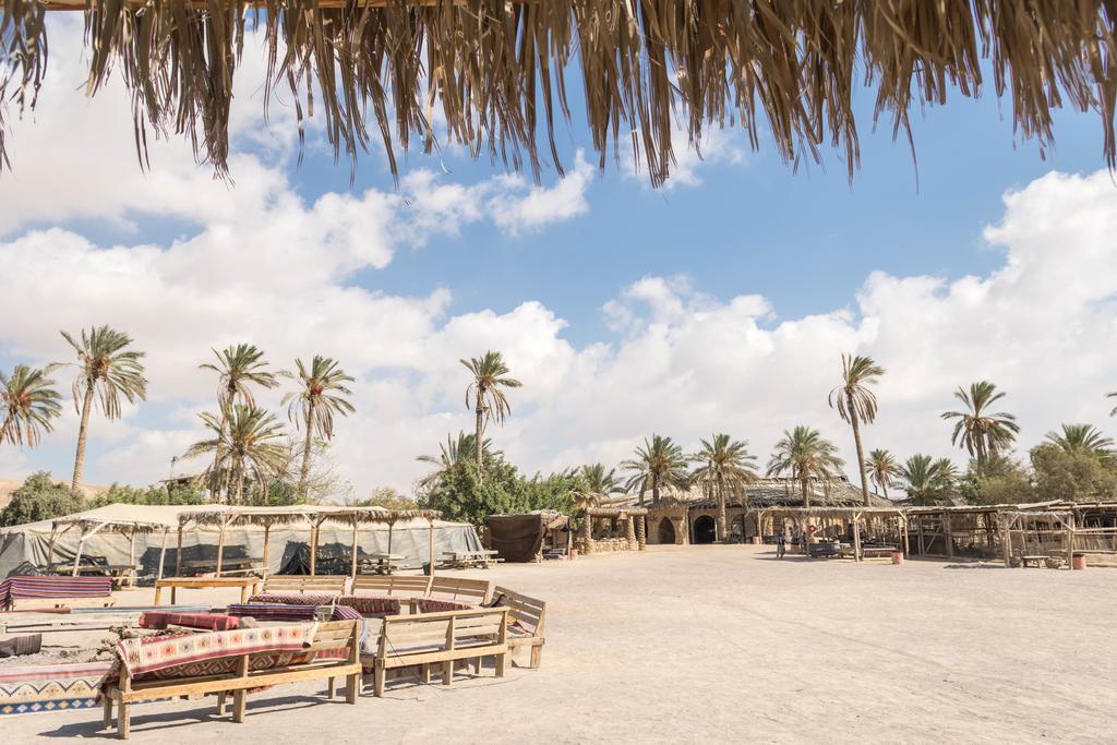 Kfar Hanokdim - Glamping & Camping Арад Екстериор снимка